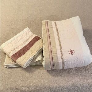 Pottery Barn Kids Lola Quilt Set